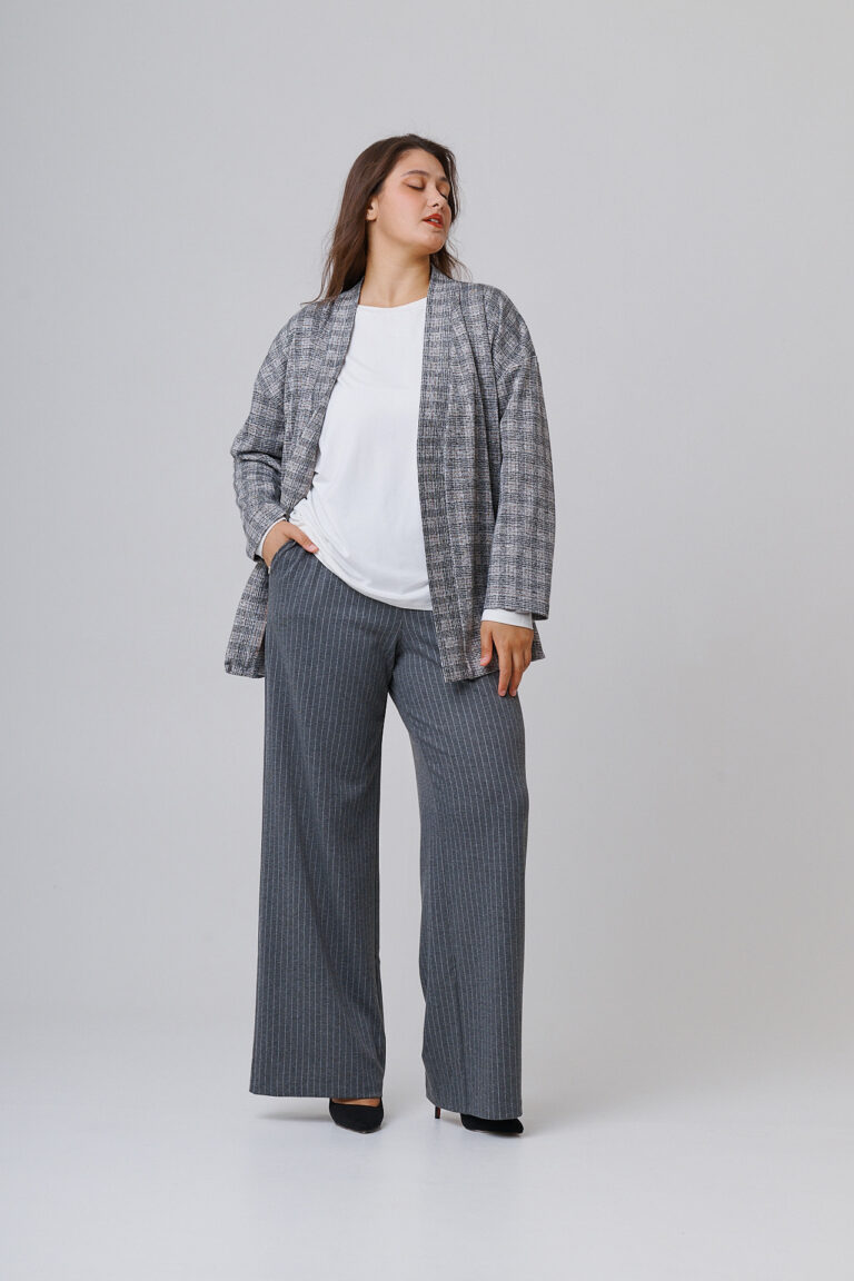 Ж-018 арт.25-114 M L XL клетка серый меланж 1800 + БЛ-124 арт.25-150 M L XL кулирка белая  + С-060 арт.25-125 46-56 трик. полоска серая 2150